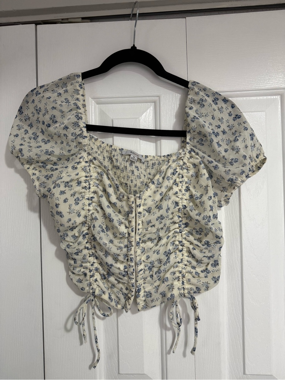 Blue Floral Ruched Crop Top with Puff Sleeves